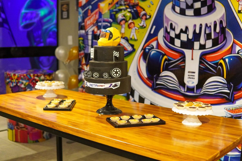 Bolo de aniversário com tema kart